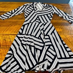xs black and white patterned midi dress